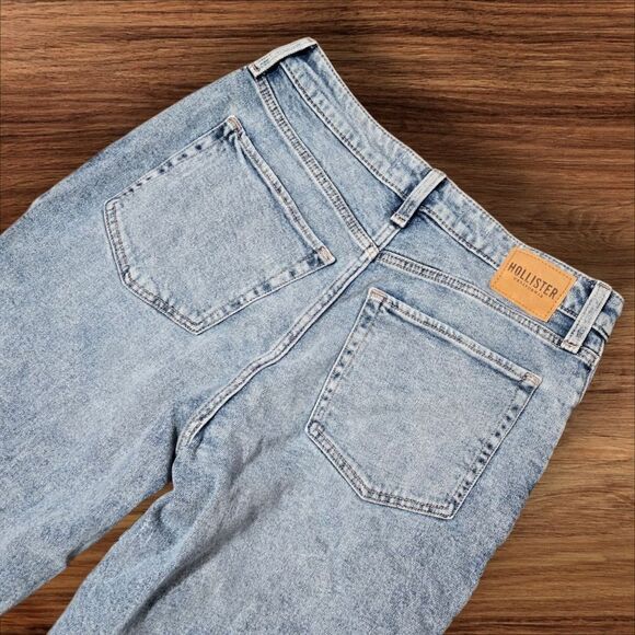 Hollister Assymetrical Button Light Wash Blue Jeans - Picture 4 of 6